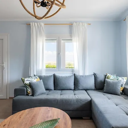 Apartment F & B Summer Collection -
