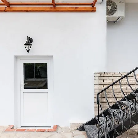 F & B Summer Collection - Apartment *