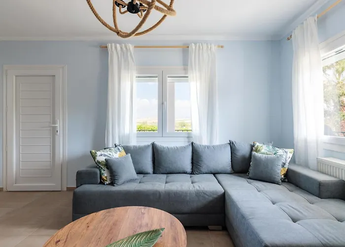 Apartment F & B Summer Collection -