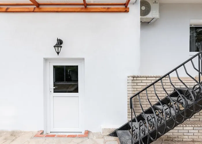 F & B Summer Collection - Apartment *