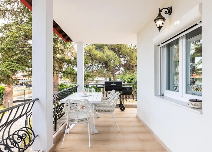 Apartment F & B Summer Collection -